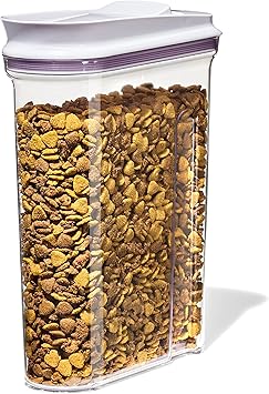 OXO Good Grips Pet Food Dispenser - 4.5 Qt/4.25 L |Ideal for up to 4lbs of Dog Food or 3.5lbs of Cat Food | Airtight Dog and Cat Food Storage Container | BPA Free