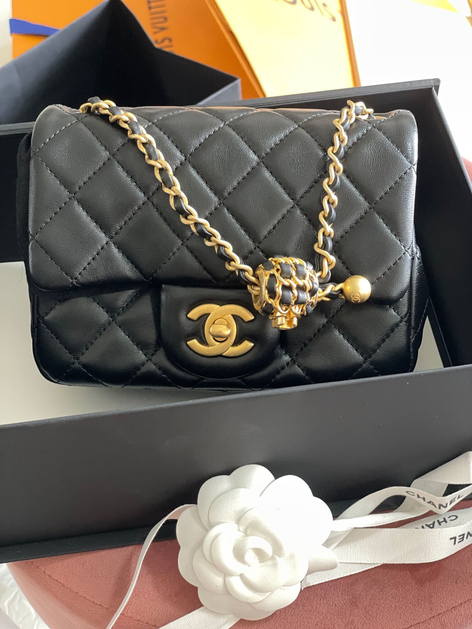 [pre order] Chanel mini flap 22S