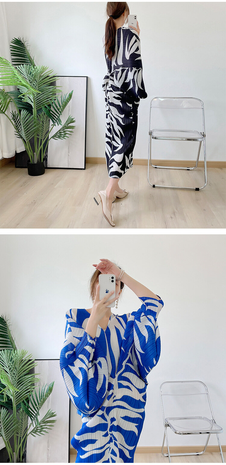 Sunya 1. Miyake pleated loose V-neck skirt Western-style printing large size slim mid-length dress X175