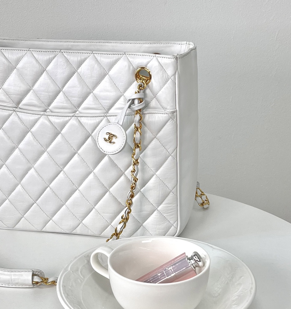 Vintage Chanel Ivory Quilted Gold Chain Shoulder Bag